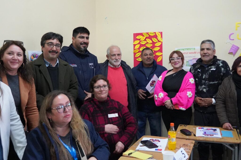 Senador latorre junto a ministro de vivienda, Carlos montes y dirigencias sociales en Los Andes